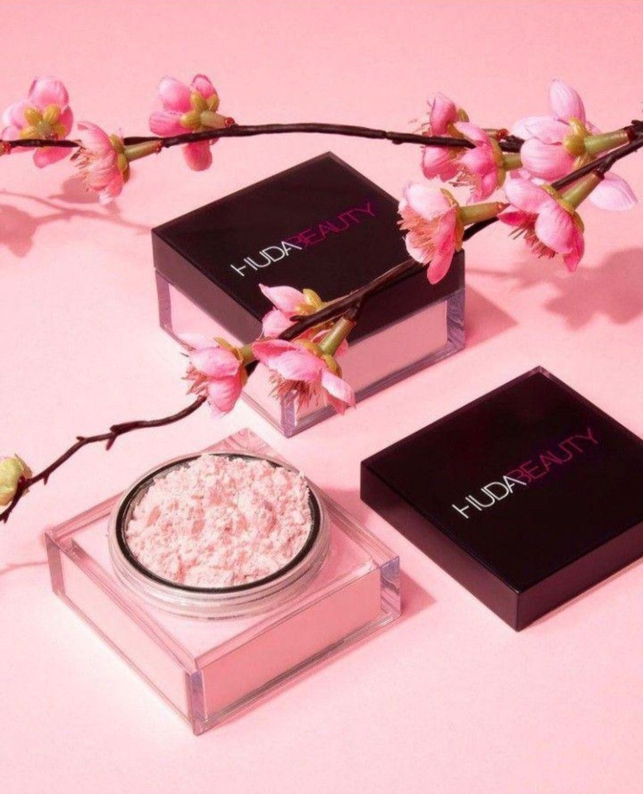 Huda Beauty Easy Bake Loose Powder